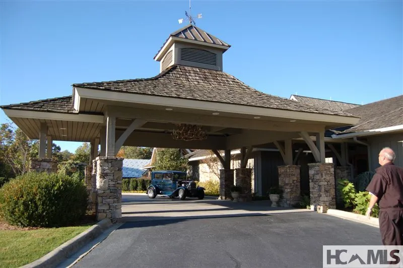 940 Winding Creek Road Sapphire, NC 28774