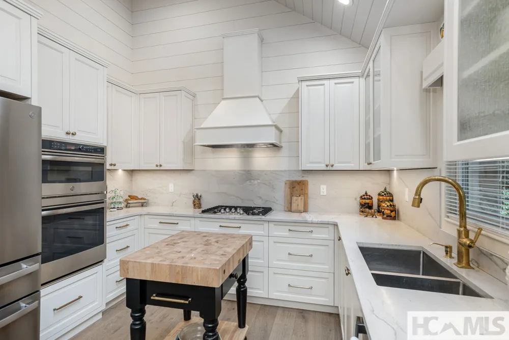 940 Winding Creek Road Sapphire, NC 28774