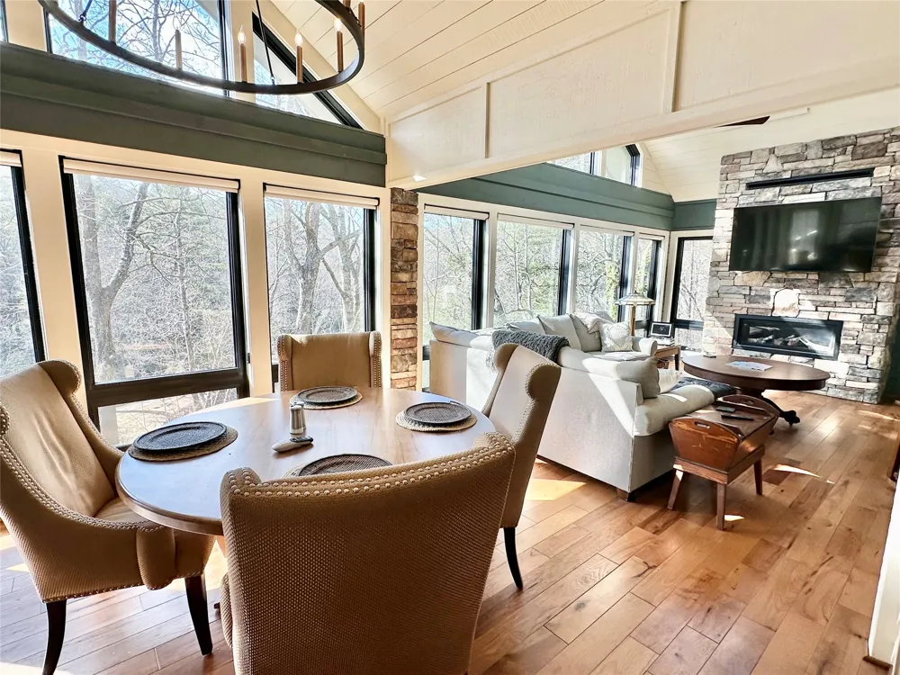 940 Winding Creek Road Sapphire, NC 28774