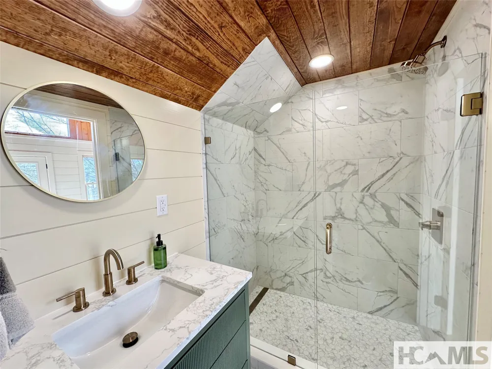 940 Winding Creek Road Sapphire, NC 28774