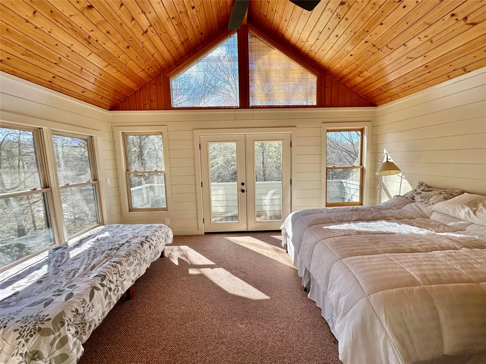 940 Winding Creek Road Sapphire, NC 28774