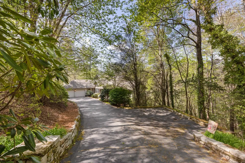 940 Winding Creek Road Sapphire, NC 28774
