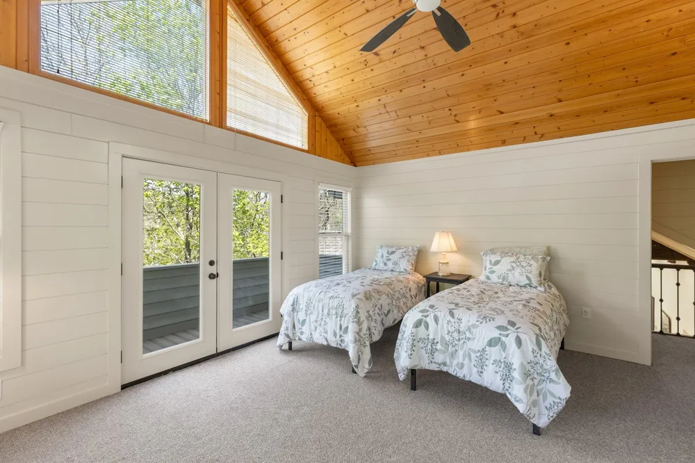 940 Winding Creek Road Sapphire, NC 28774