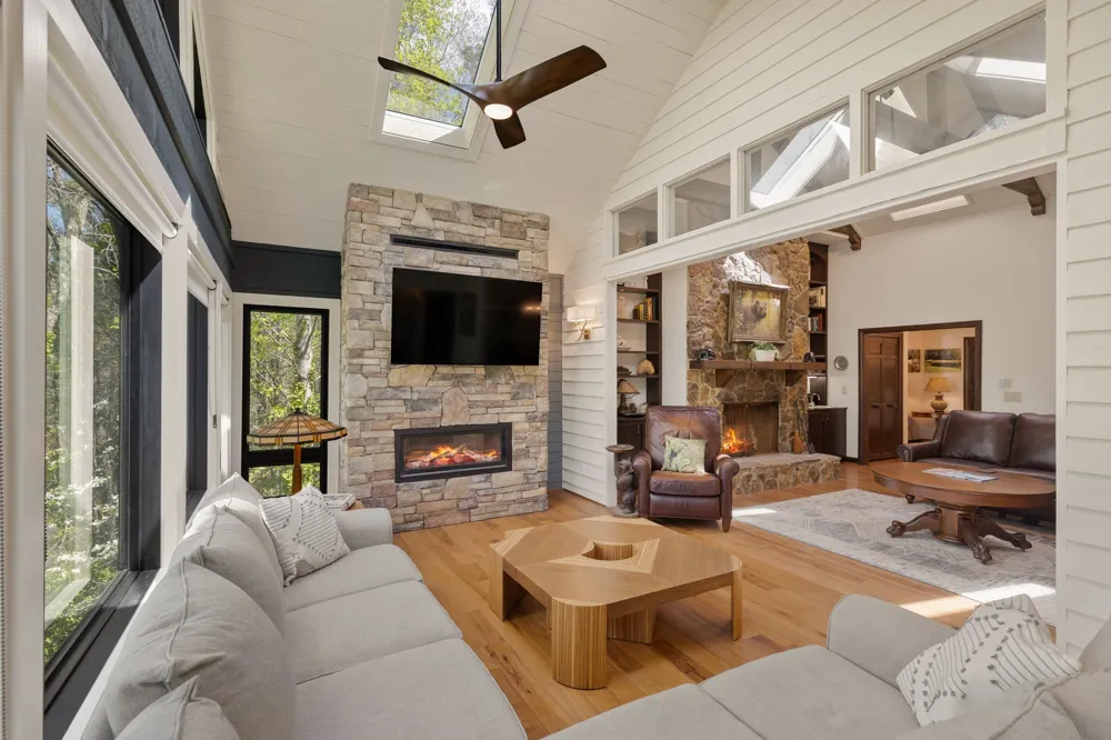 940 Winding Creek Road Sapphire, NC 28774