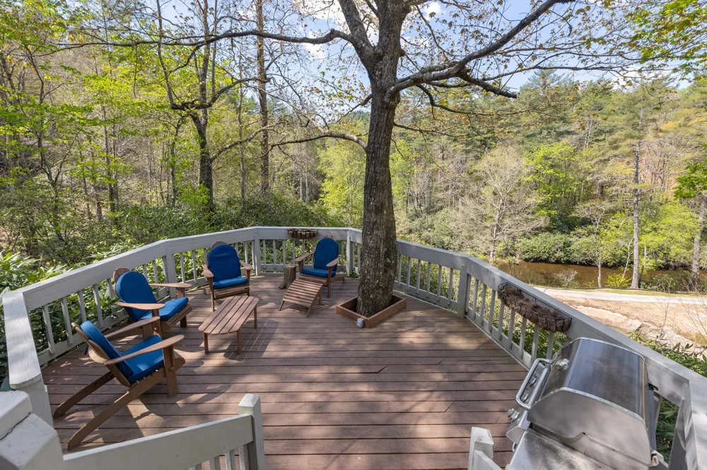 940 Winding Creek Road Sapphire, NC 28774