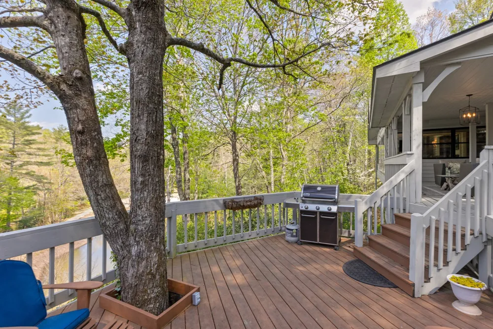 940 Winding Creek Road Sapphire, NC 28774