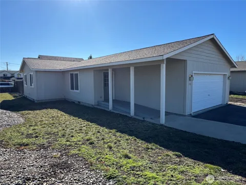 608 E Remington Drive