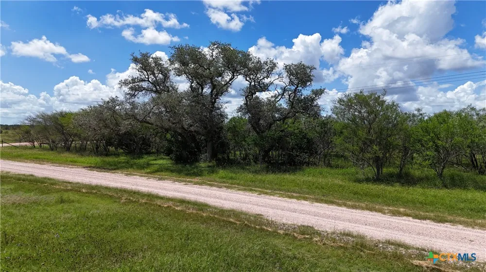 752 Lassman Road Goliad, TX 77963