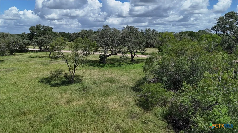 752 Lassman Road Goliad, TX 77963