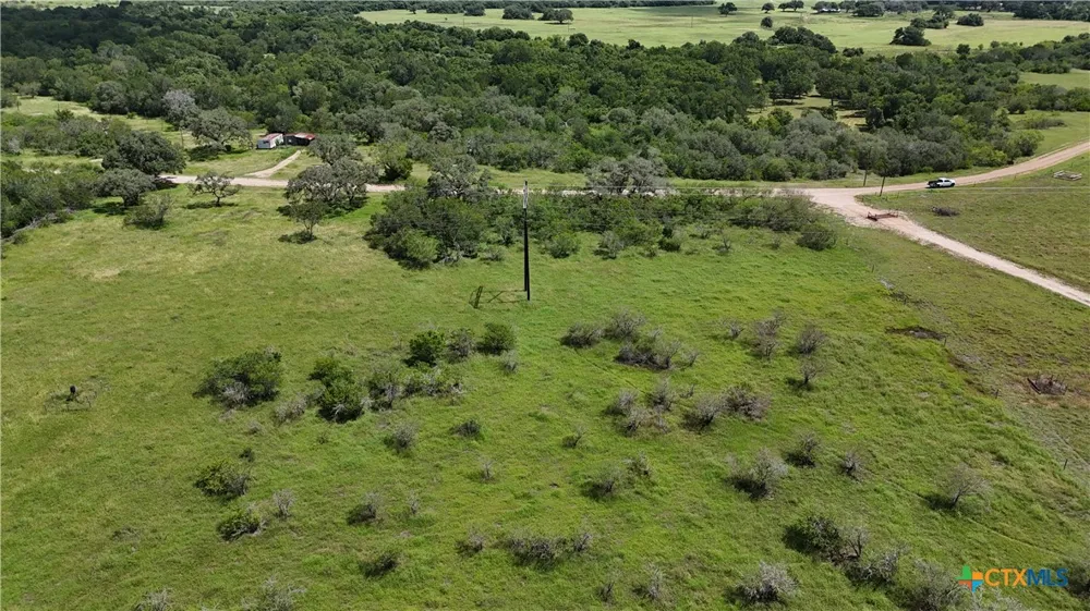 752 Lassman Road Goliad, TX 77963