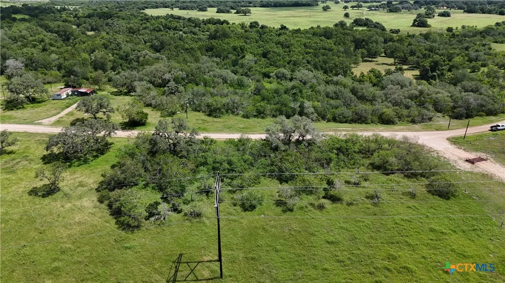 752 Lassman Road Goliad, TX 77963