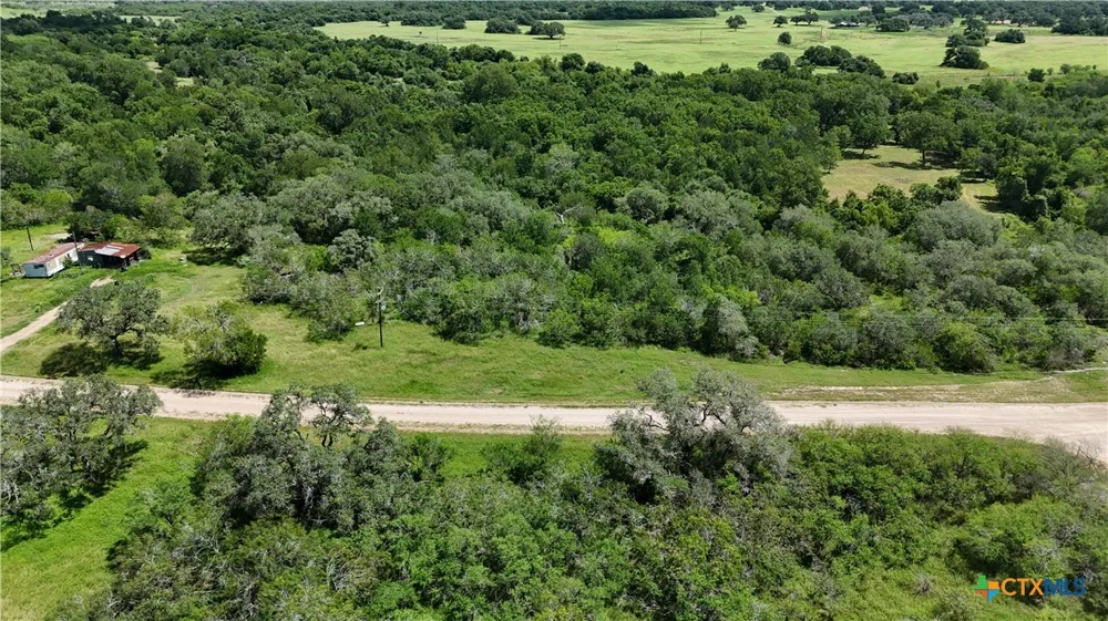 752 Lassman Road Goliad, TX 77963