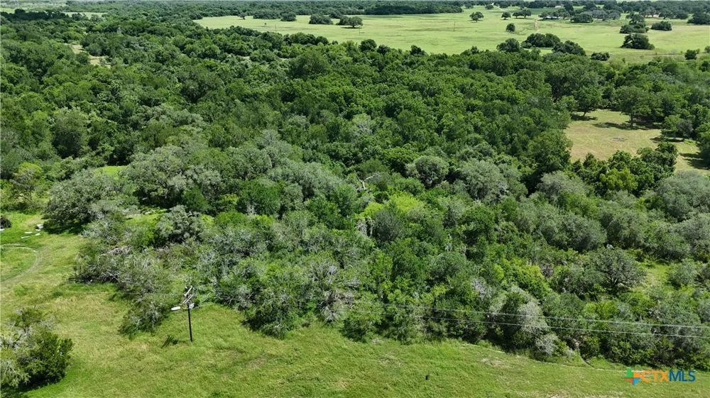 752 Lassman Road Goliad, TX 77963