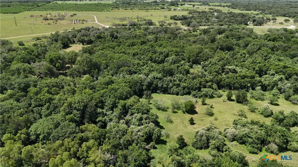 752 Lassman Road Goliad, TX 77963