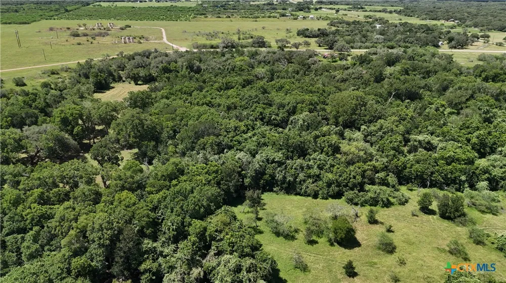 752 Lassman Road Goliad, TX 77963