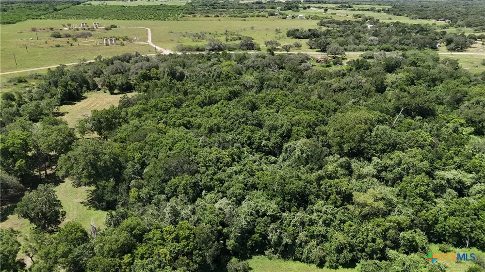 752 Lassman Road Goliad, TX 77963