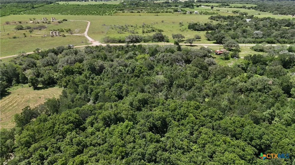752 Lassman Road Goliad, TX 77963