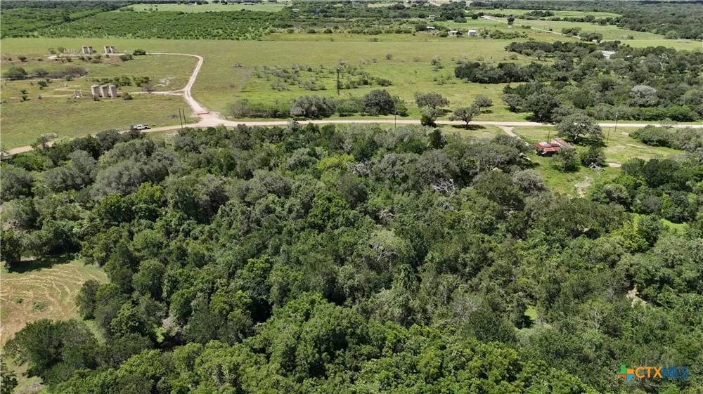 752 Lassman Road Goliad, TX 77963