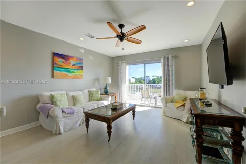 105 Avenue D #113