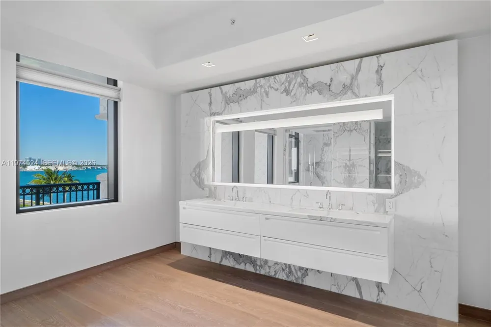 7043 Fisher Island Dr #7043 Miami Beach, FL 33109