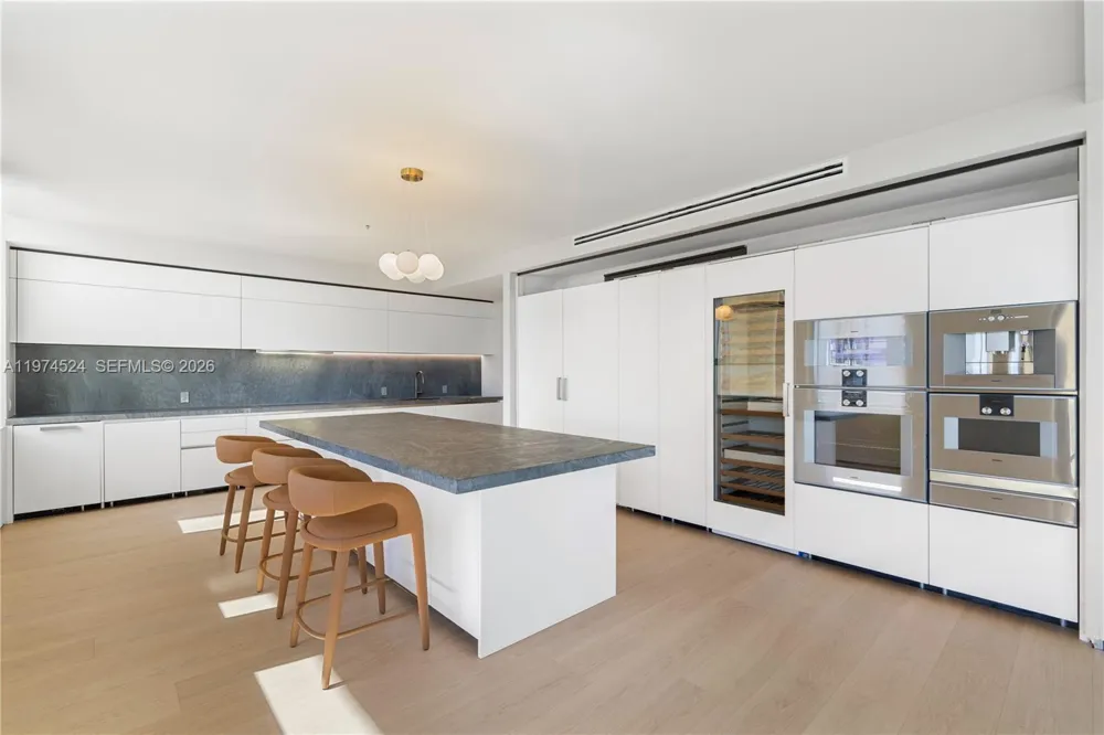 7043 Fisher Island Dr #7043 Miami Beach, FL 33109