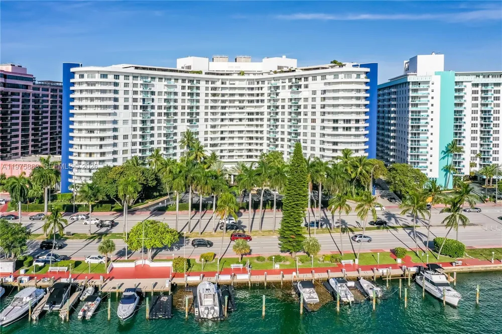 5161 Collins Ave #1012 Miami Beach, FL 33140