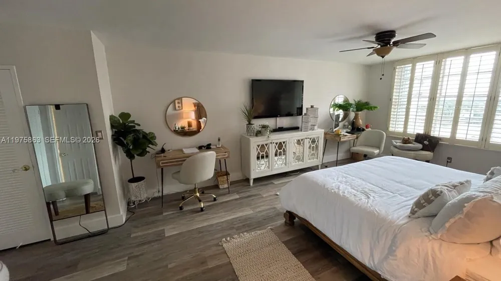 5161 Collins Ave #1012 Miami Beach, FL 33140