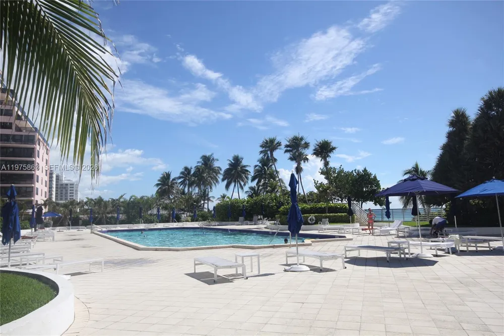 5161 Collins Ave #1012 Miami Beach, FL 33140