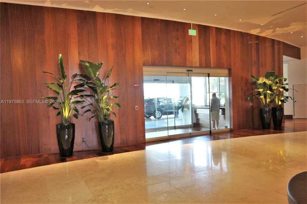 5161 Collins Ave #1012 Miami Beach, FL 33140