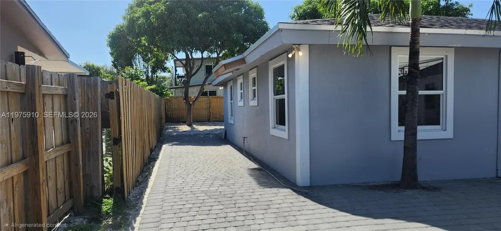 150 NW 17th Ct Miami, FL 33125