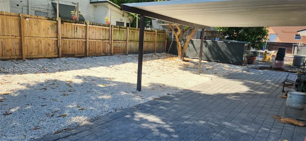 150 NW 17th Ct Miami, FL 33125