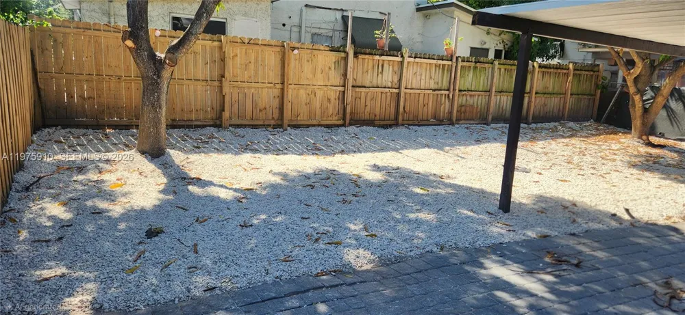 150 NW 17th Ct Miami, FL 33125