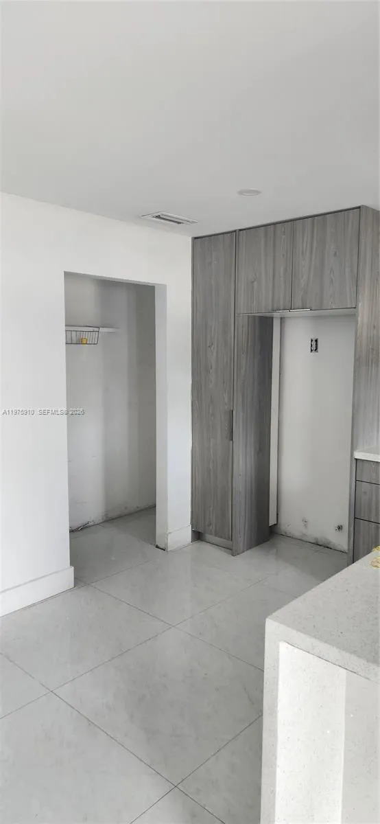 150 NW 17th Ct Miami, FL 33125