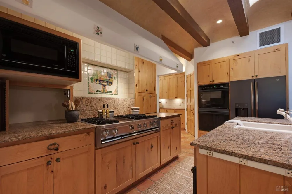 77 Oso Trail Glen Ellen, CA 95442