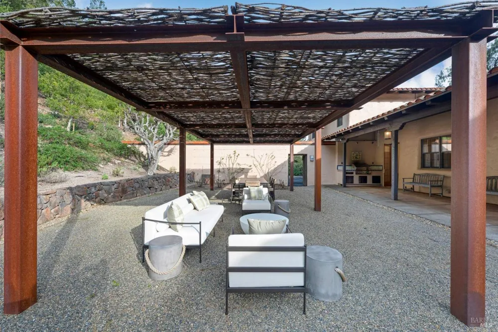 77 Oso Trail Glen Ellen, CA 95442