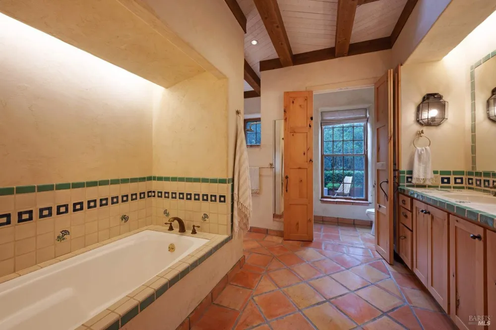 77 Oso Trail Glen Ellen, CA 95442