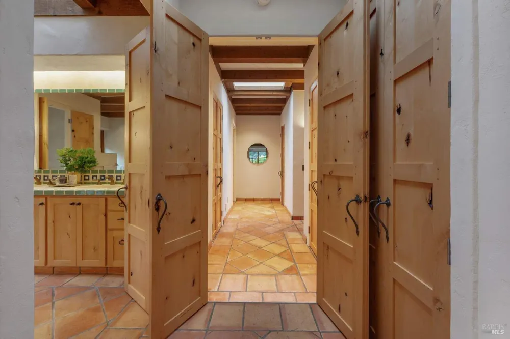 77 Oso Trail Glen Ellen, CA 95442
