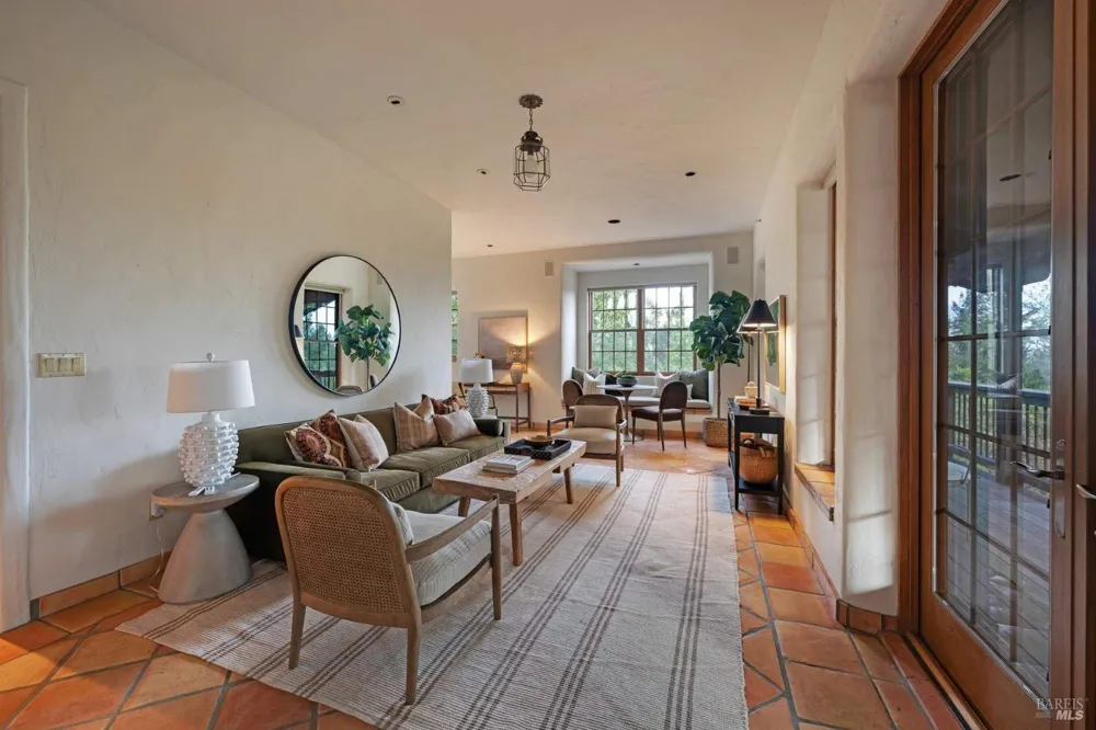 77 Oso Trail Glen Ellen, CA 95442