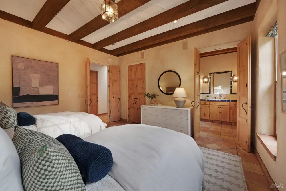 77 Oso Trail Glen Ellen, CA 95442