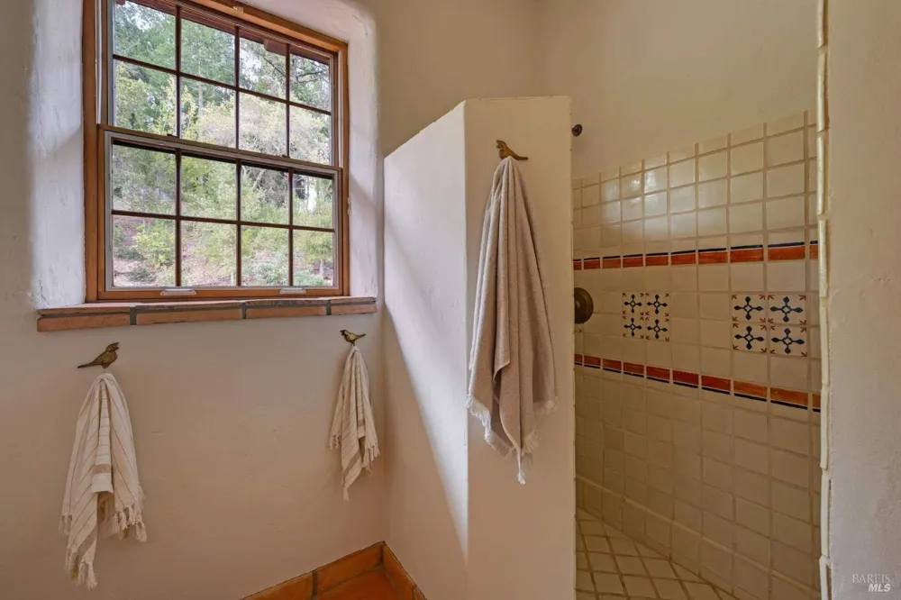 77 Oso Trail Glen Ellen, CA 95442