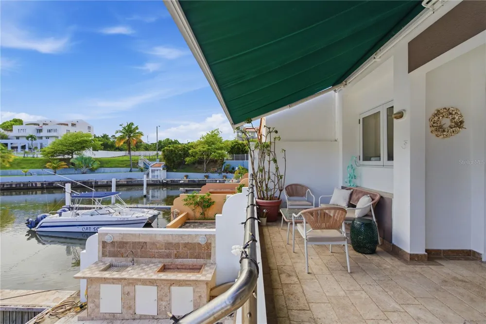 25 PLAZA MAYOR Humacao, PR 00791