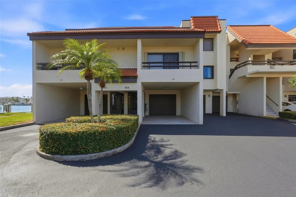 128 1ST STREET E. #102 Tierra Verde, FL 33715