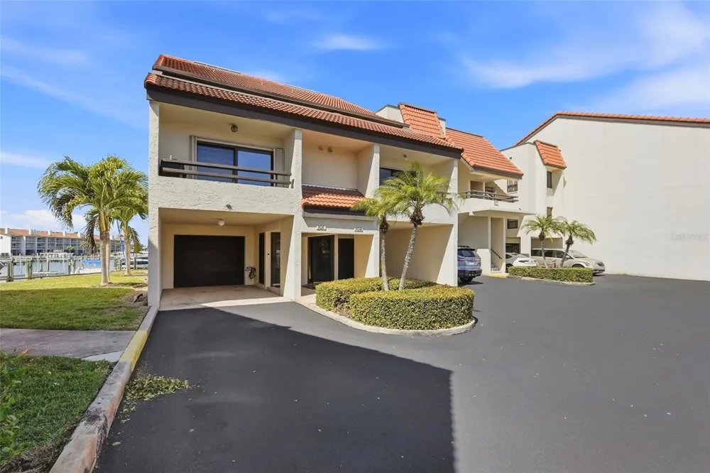 128 1ST STREET E. #102 Tierra Verde, FL 33715