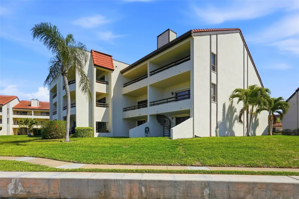 128 1ST STREET E. #102 Tierra Verde, FL 33715