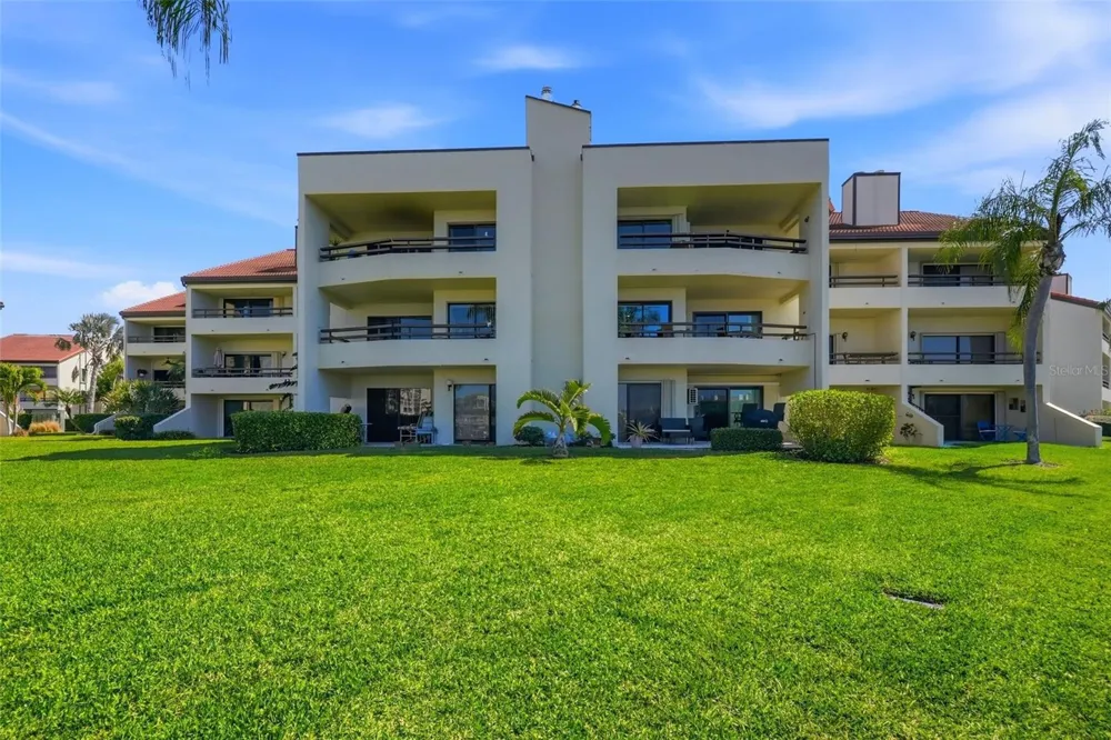 128 1ST STREET E. #102 Tierra Verde, FL 33715
