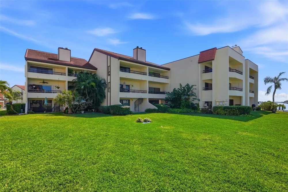 128 1ST STREET E. #102 Tierra Verde, FL 33715