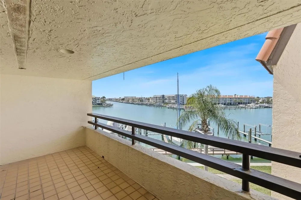 128 1ST STREET E. #102 Tierra Verde, FL 33715
