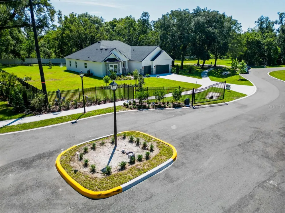 18469 PURPLE CREEK LANE Lutz, FL 33549