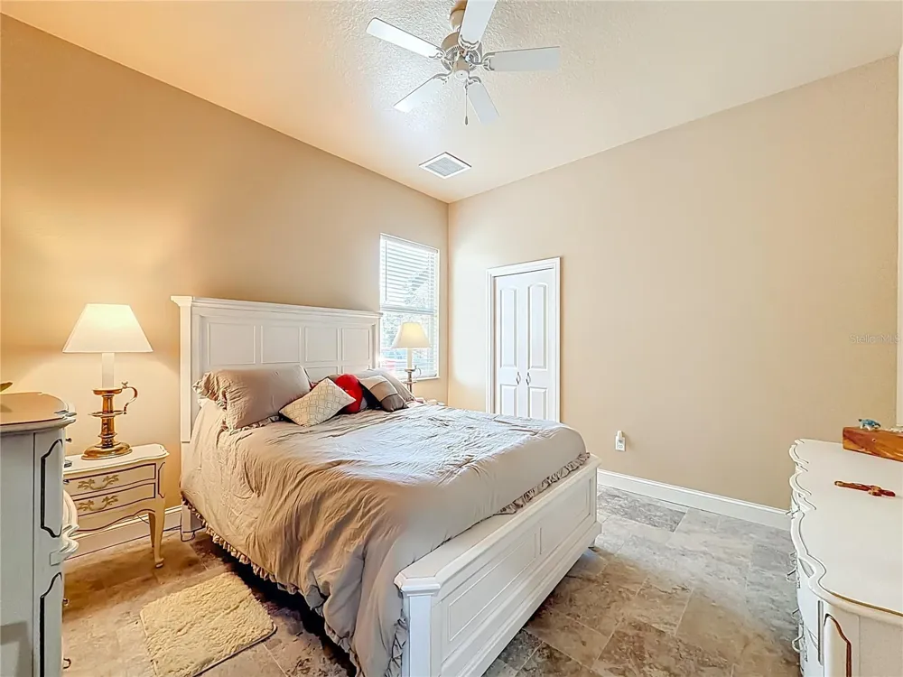 5061 W OAKHILL STREET Dunnellon, FL 34433