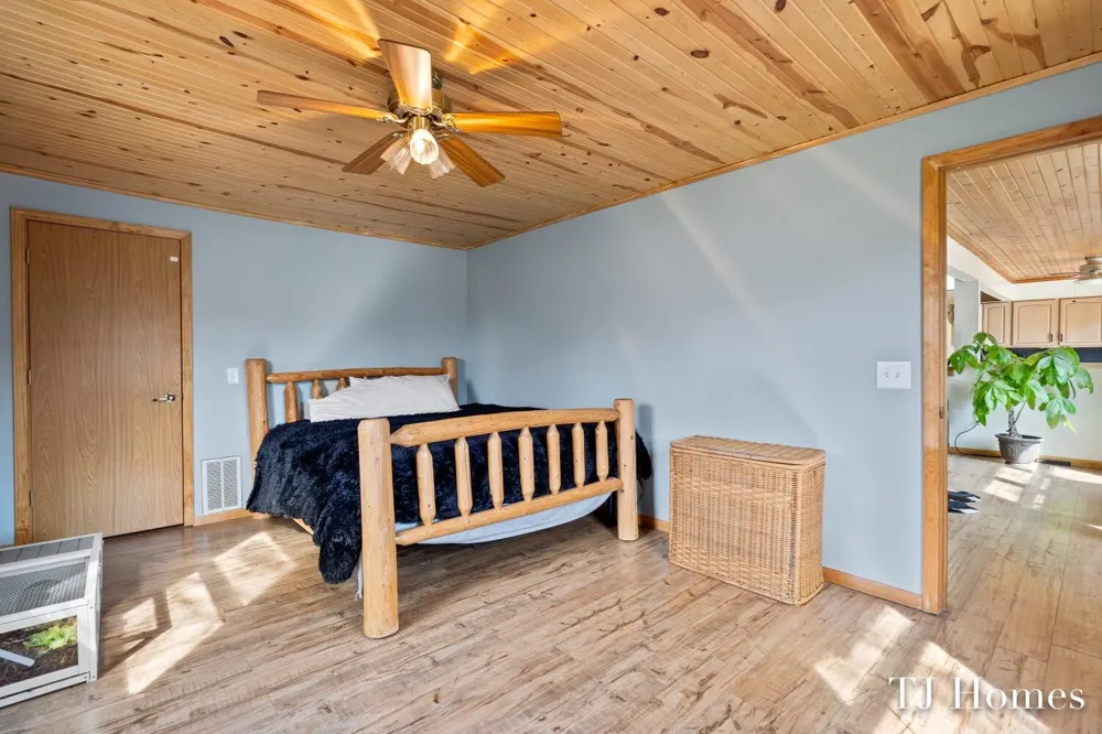 7628 Main Street Newaygo, MI 49337